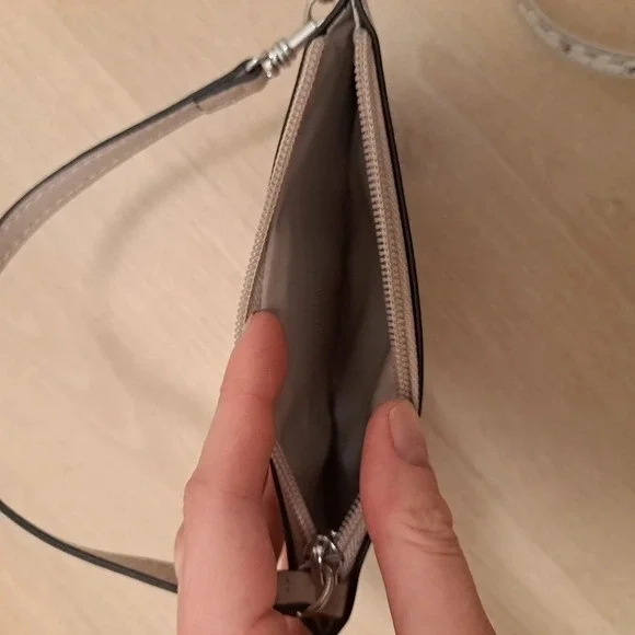 Like New Nine West Wristlet Coin Purse Creamy Purple White Bag - Picture 9 of 9